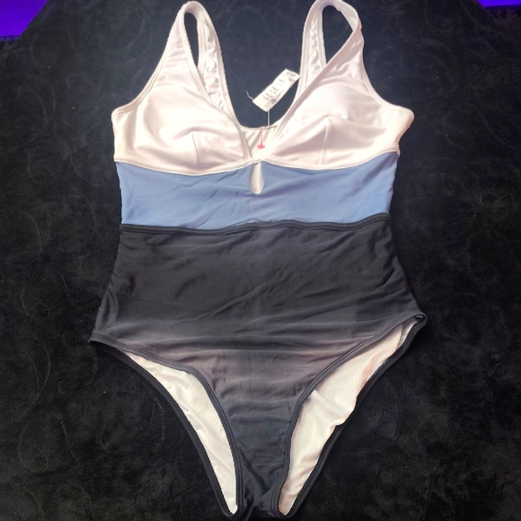 Cupshe Other - Colorblock One-Piece Swimsuit CUPSHE SWIMWEAR ONE-PIECE